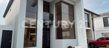 Casa amplia en venta en Samborondon