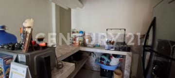 Casa en venta con 4 deptos. y terraza en 29ava y Nobol