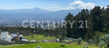 Terreno residencial en Conocoto con factibilidad de servicios