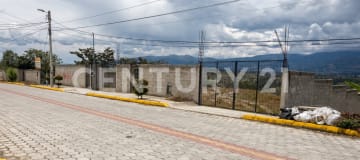 Terreno en Nayón, 4,244m², ideal para proyecto residencial
