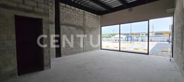 Local esquinero 48m² en Porto Celeste - Alta rentabilidad y visibilidad