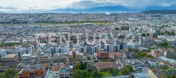Amplio depto. en Quito con terraza de 80m² y 3 hab.