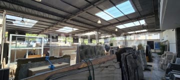 Local comercial 768m² en Av. Víctor Emilio Estrada, Urdesa. $800K