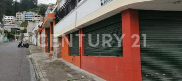 Casa rentera con 4 deptos y 3 locales en El Porvenir, $2.200/mes