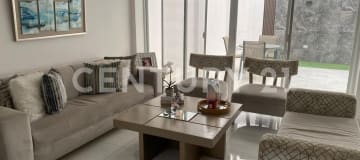 Alquiler casa en Mallorca Village con 3 hab. y seguridad 24/7