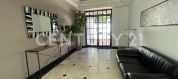 Duplex amoblado en Quito con bar, patio y áreas comunales