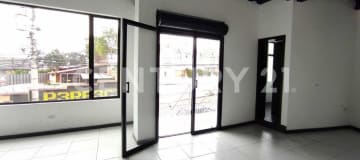 Local comercial 380 m² en Capelo - 2 plantas y parqueadero