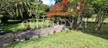Quinta de 565m² en Guayllabamba con jardines y 10 parqueaderos