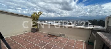 Casa familiar con jardín y 3 dormitorios en ubicación privilegiada