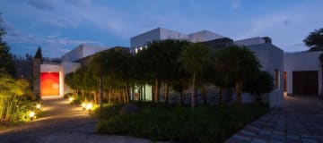 Venta Espectacular Casa de 5 dormitorios en Urbanización Pillagua. Sector Santa Ines. Cumbayá. JS