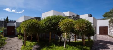 Venta Espectacular Casa de 5 dormitorios en Urbanización Pillagua. Sector Santa Ines. Cumbayá. JS