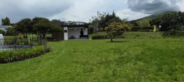 En Venta Terreno en Urbanización Privada - Sector Tumbaco