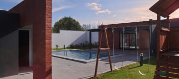 En Venta Casas en Tumbaco con jardín y amenidades tipo club desde $174.900
