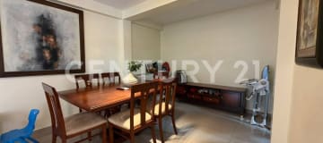 Casa remodelada en Samanes 5, 170m², 3 dormitorios y patio para 3 autos