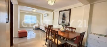 Casa remodelada en Samanes 5, 170m², 3 dormitorios y patio para 3 autos
