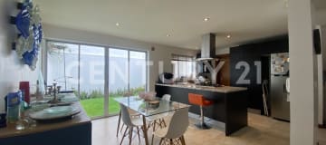Casa en urbanizacion privada en venta en Cumbayá