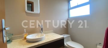 Casa en urbanizacion privada en venta en Cumbayá