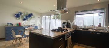Casa en urbanizacion privada en venta en Cumbayá