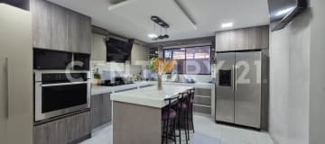 Casa 258m² en Ceibos Norte con seguridad y áreas sociales