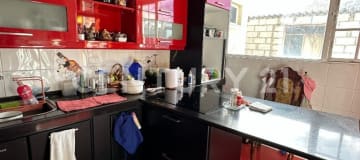 Casa rentera cerca de ESPOCH y parque, 398m², 3 deptos. ¡Invierte ya!