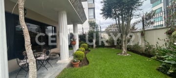 Casa en Monteserrín: 5 dormitorios, 460m² y área de BBQ