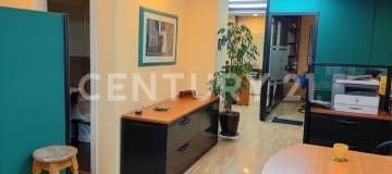 Oficina en Torres Wymper - 68m² + 2 parqueaderos