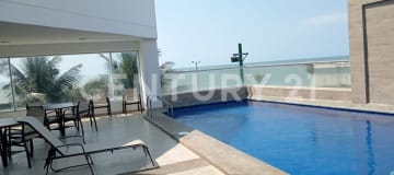 Penthouse amoblado en Bahía con vista al mar: 3 hab y jacuzzi