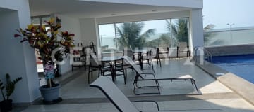 Penthouse amoblado en Bahía con vista al mar: 3 hab y jacuzzi