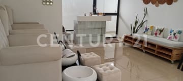 Local 35m² en zona residencial - Ideal Spa/Estética