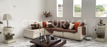 Casa moderna 3 dormitorios en El Condado, $245.000