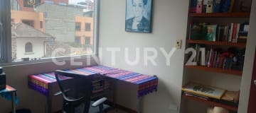 Departamento de lujo 3 hab. con vista y 2 parqueaderos