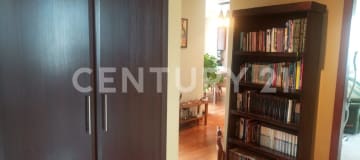 Departamento de lujo 3 hab. con vista y 2 parqueaderos