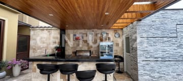 Casa de 4 hab. con piscina, jacuzzi y BBQ en 360m²