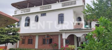 Casa 315 m² en Manta - Cerca de aeropuerto y bancos
