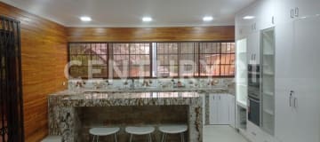 Terreno + complejo en Los Ángeles con villa y cabañas