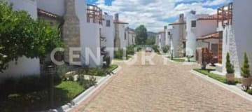 Casa independiente en Tumbaco, 168.52m², conjunto seguro