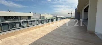 Local con rooftop privado en Ágora - Guayaquil. 570m2 + 5 parqueos