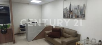Oficina amoblada de 100 m² en Edificio Emporium, zona premium