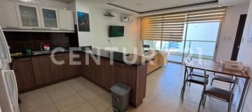 Suite moderna en Manta con vista al mar, piscina y parqueadero incluido