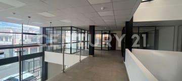 Edificio 3 pisos ideal para academias, oficinas o escuelas