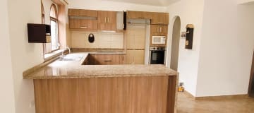 VENTA CASA RENTERA REMODELADA 375 m², 2 departamentos, 2 suites, Ciudadela Kennedy. XG_Aqt