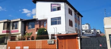 VENTA CASA RENTERA REMODELADA 375 m², 2 departamentos, 2 suites, Ciudadela Kennedy. XG_Aqt