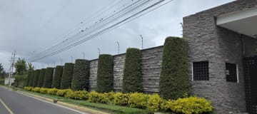 Terreno en venta en exclusiva urbanización en Puembo