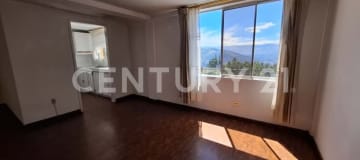 Casa en Conocoto, Valle de los Chillos, cerca de vías principales