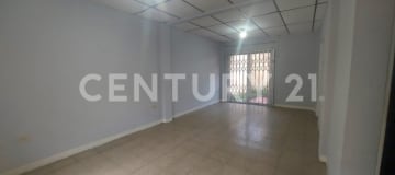 Casa en venta en Samanes Uno - 3 dormitorios y guardianía 24h