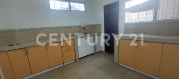 Casa en venta en Samanes Uno - 3 dormitorios y guardianía 24h