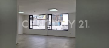 Local comercial 63.50 m² en edificio moderno, ideal para oficinas