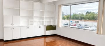 Oficinas/locales en renta en La Concepción, alto flujo peatonal