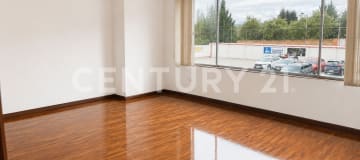 Oficinas/locales en renta en La Concepción, alto flujo peatonal