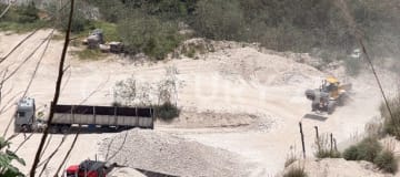 Terreno industrial con explotación de puzolana en Quito